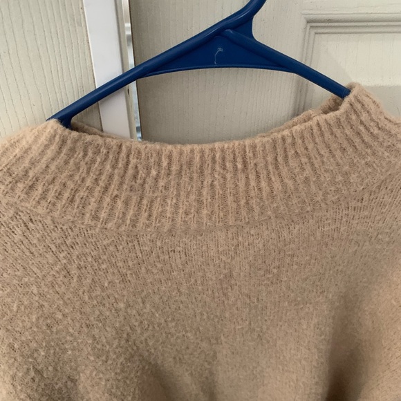 Sincerely Jules Women’s tan cotton sweater - Picture 5 of 7